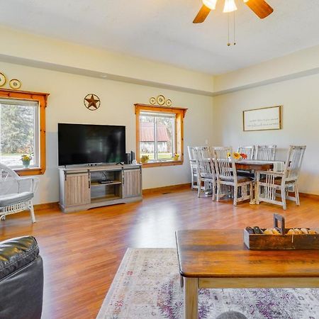Hocking Hills Hideaway With Hot Tub And Fire Pit! Βίλα Logan Εξωτερικό φωτογραφία