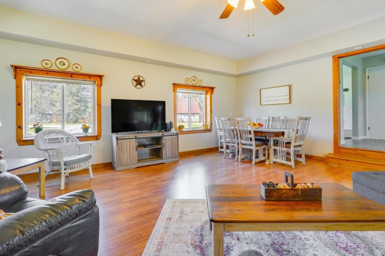 Hocking Hills Hideaway With Hot Tub And Fire Pit! Βίλα Logan Εξωτερικό φωτογραφία
