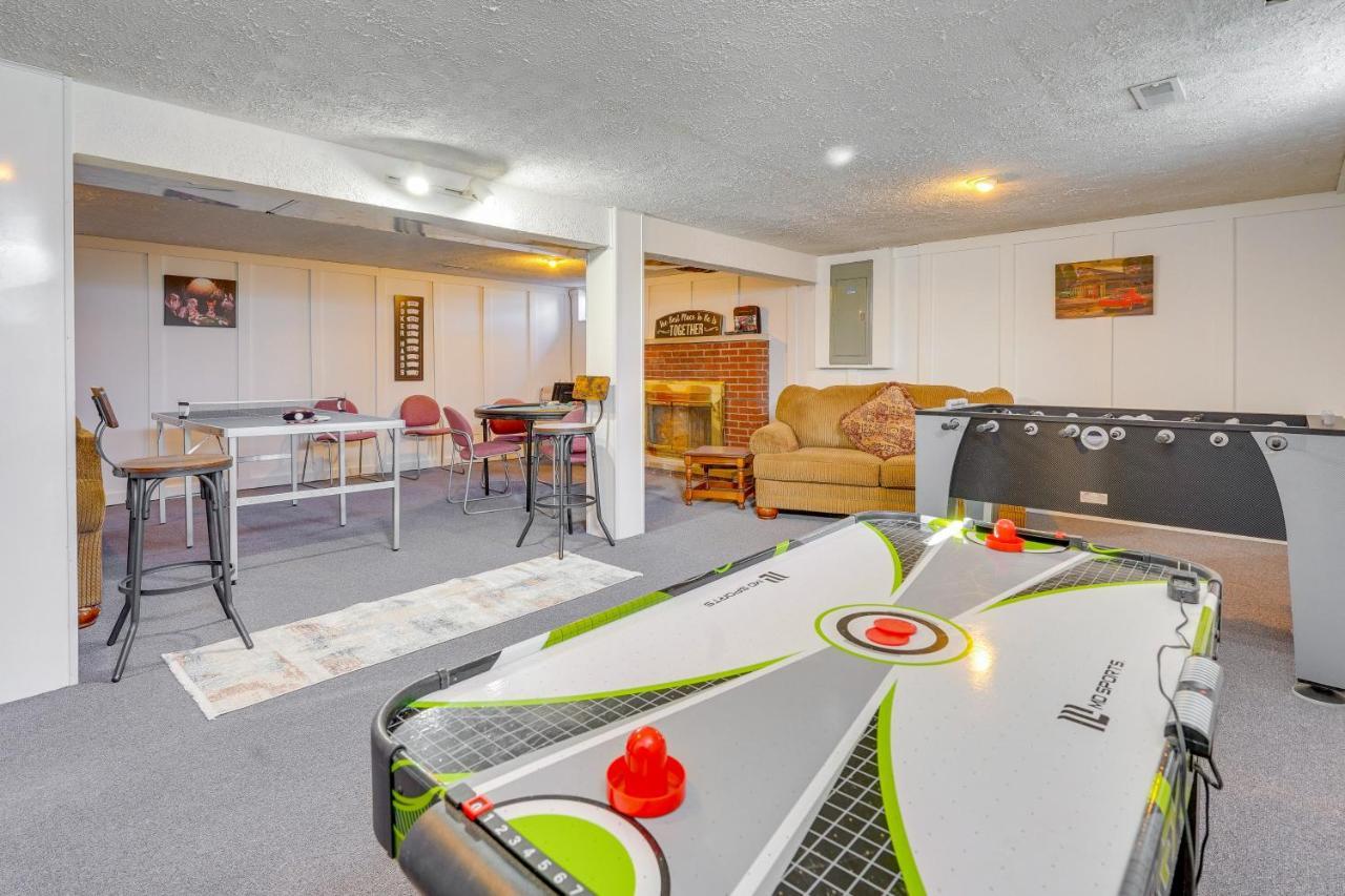 Hocking Hills Hideaway With Hot Tub And Fire Pit! Βίλα Logan Εξωτερικό φωτογραφία