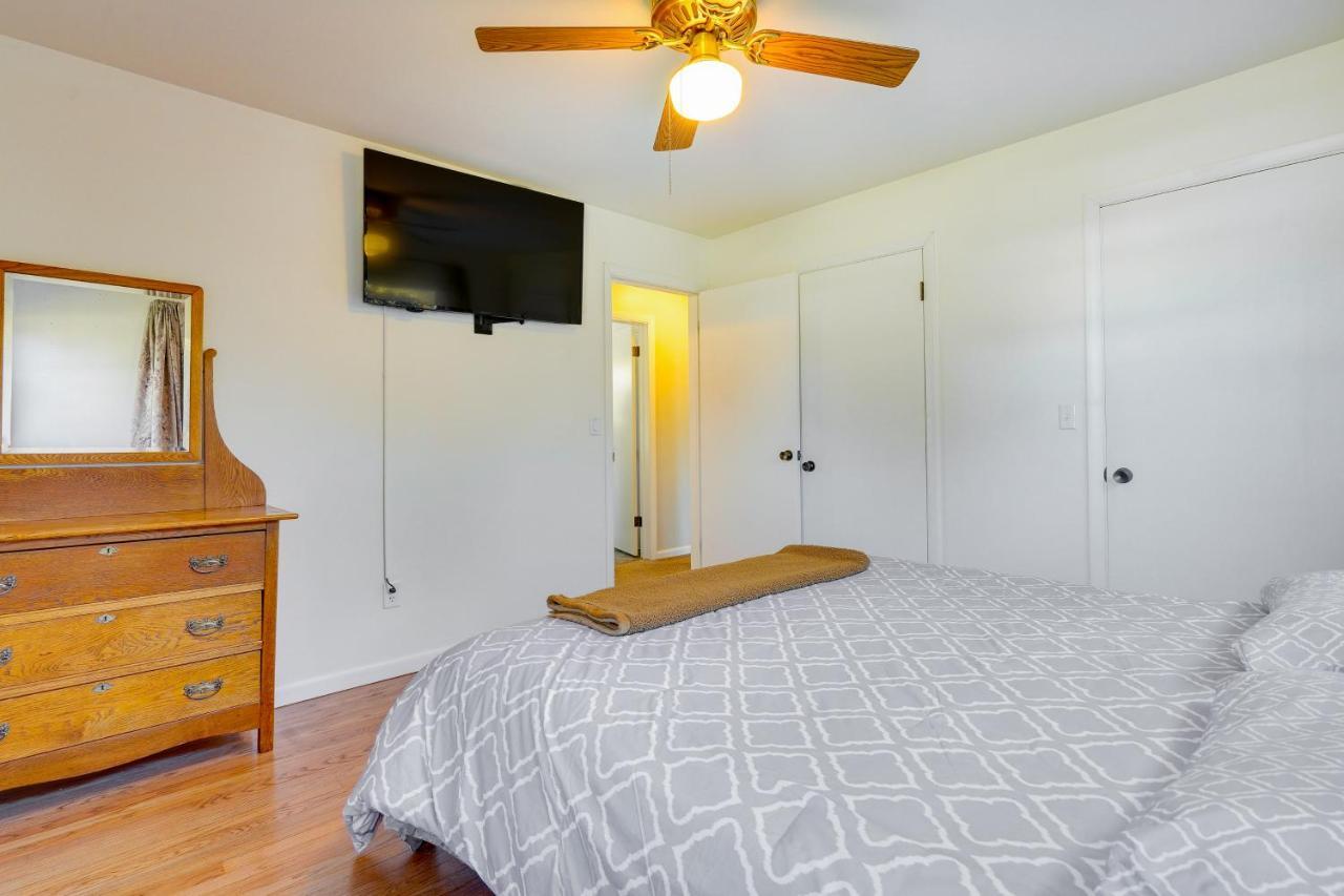 Hocking Hills Hideaway With Hot Tub And Fire Pit! Βίλα Logan Εξωτερικό φωτογραφία
