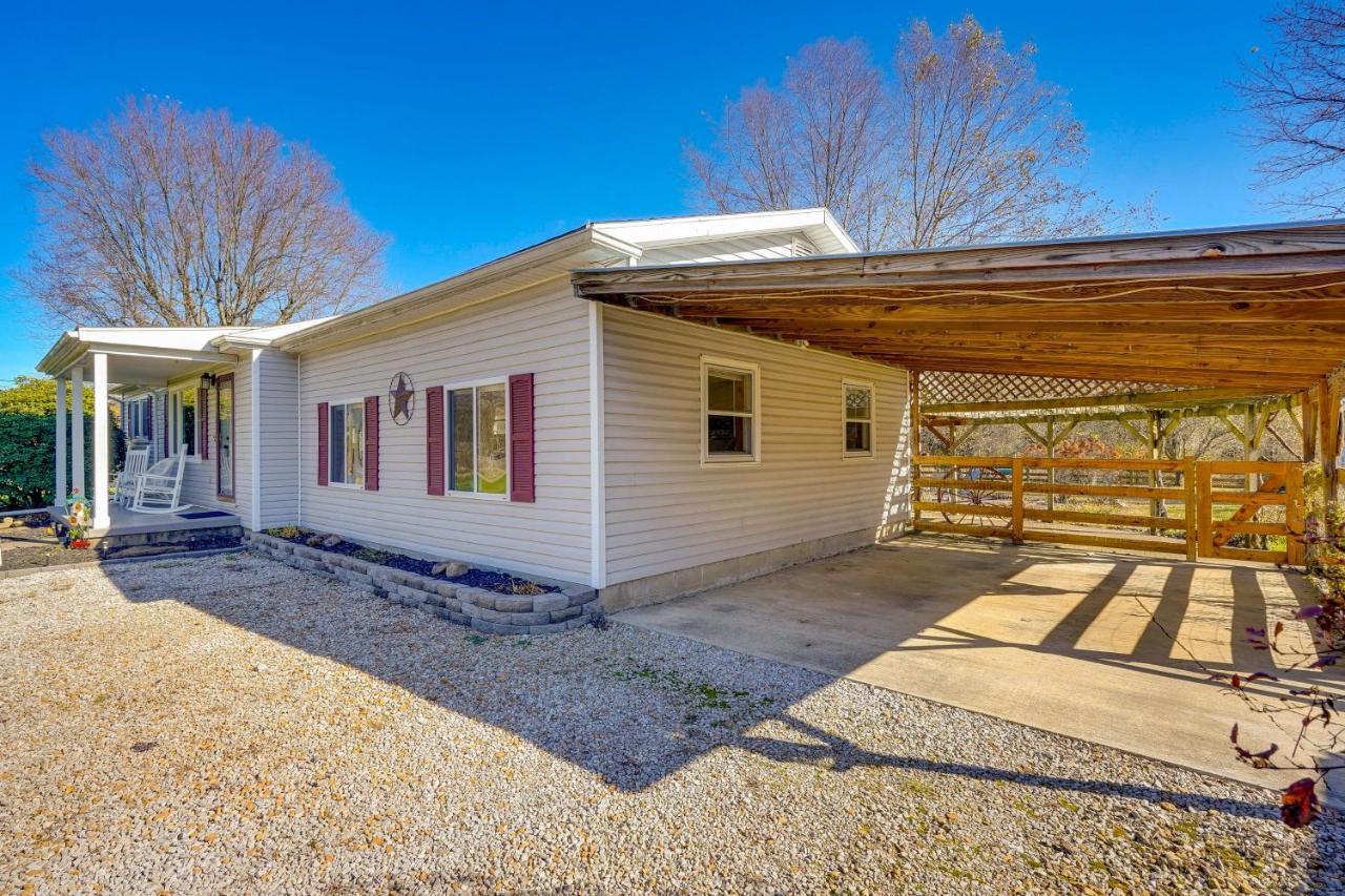 Hocking Hills Hideaway With Hot Tub And Fire Pit! Βίλα Logan Εξωτερικό φωτογραφία