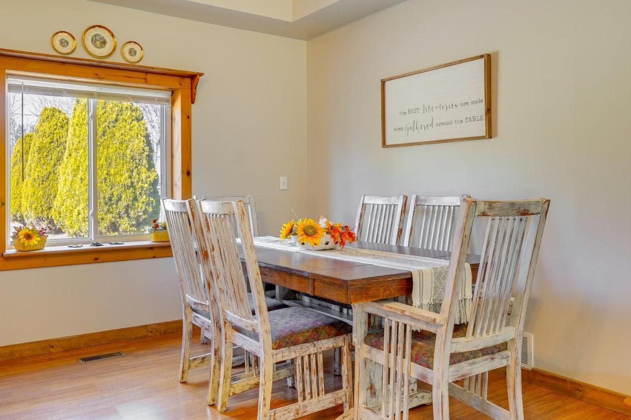 Hocking Hills Hideaway With Hot Tub And Fire Pit! Βίλα Logan Εξωτερικό φωτογραφία