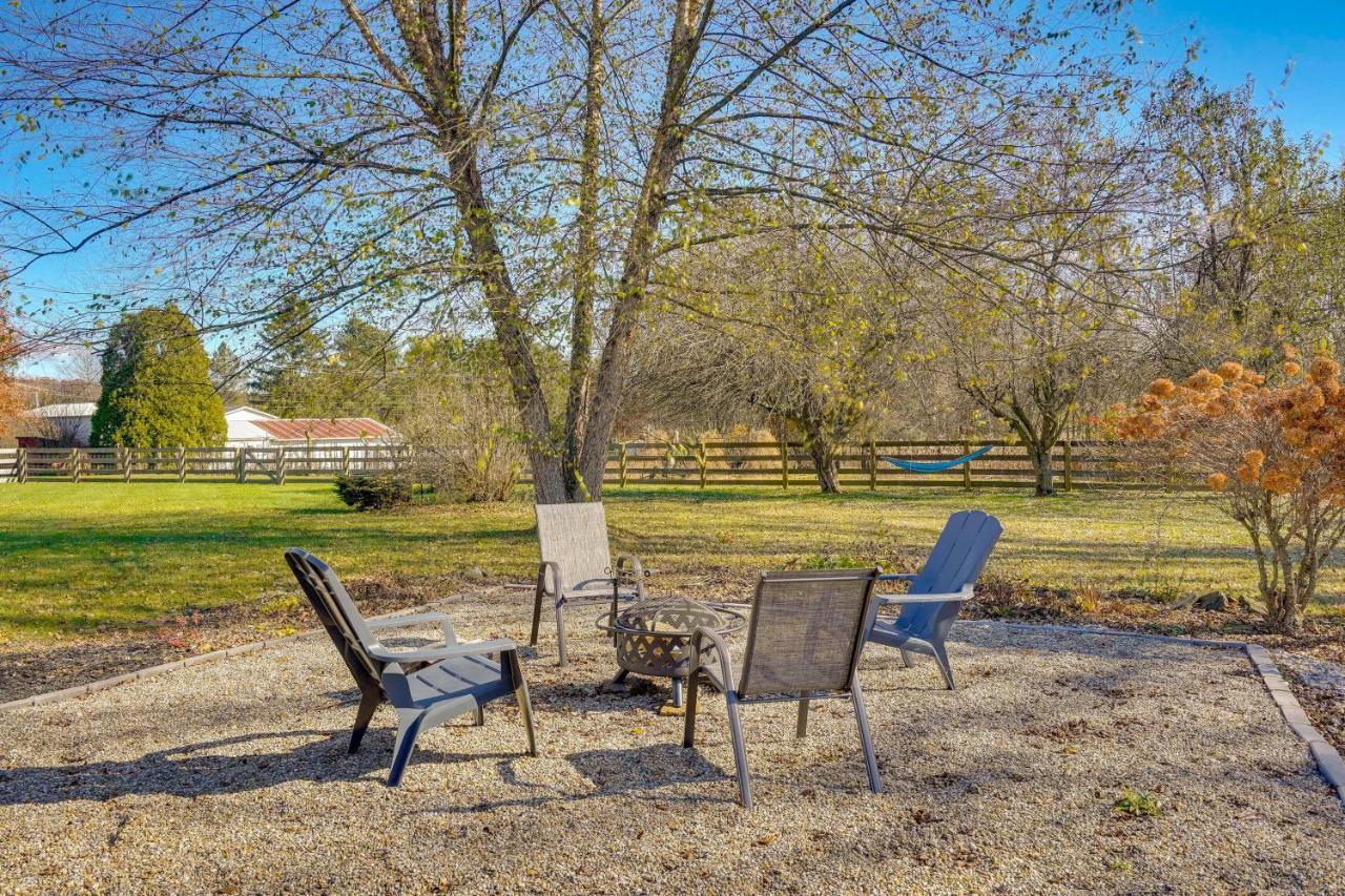 Hocking Hills Hideaway With Hot Tub And Fire Pit! Βίλα Logan Εξωτερικό φωτογραφία